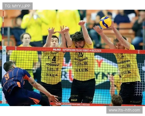 波兰男排超级杯首局战至28-26,卢布林险胜拔得头筹 波兰男排超级杯首局战至28-26,卢布林险胜拔得头筹